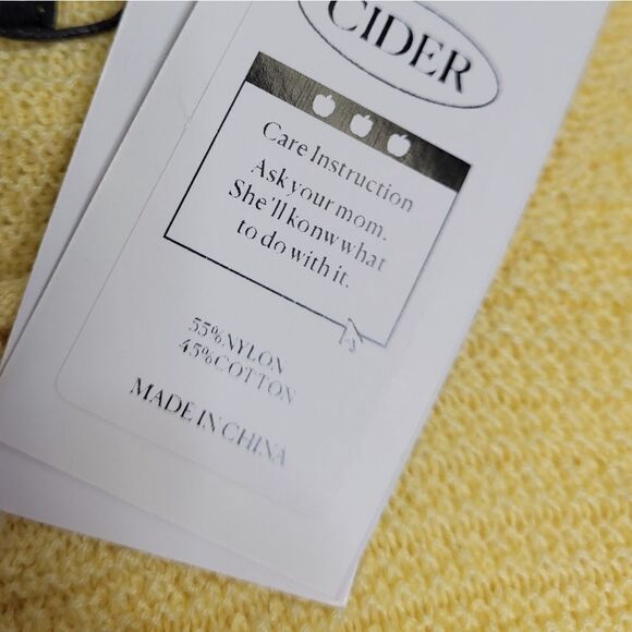 NEW Cider 3D floral yellow button up short sleeve cropped cardigan sweater S - Picture 5 of 8